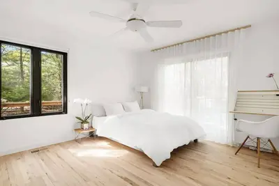 Image de Modern Newly Renovated Summer Get Away