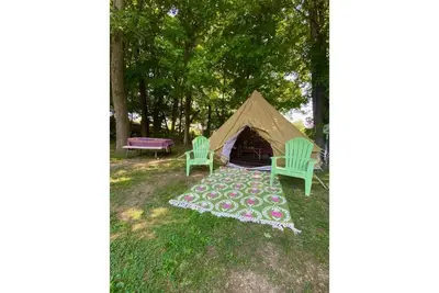 Image de Gypsy Belle Glamping Tent & Breakfast for 2 in Finger Lakes Wine Country!