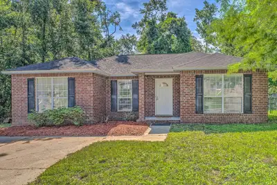 Image de Home 10 Mi to Downtown Pensacola: Pets Welcome!