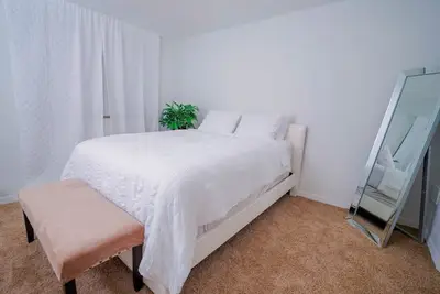 Image de Spacious 1/1 in Pembroke w/pool gym & self parking