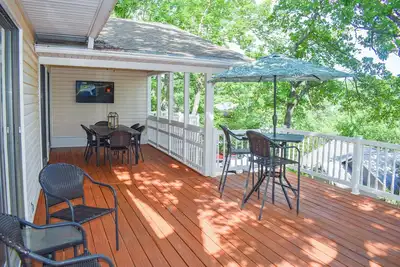 Image de Lakeview home in Margaritaville resort area. Grill