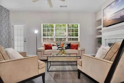 Image de Nice cozy townhouse minutes from airport