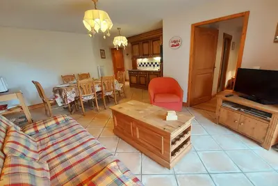Image de Charmant T3 de 51m² avec terrasse en plein centre de Samoëns - Proche commerces, parking privé