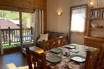 Image de Appartement T3 confortable avec balcon, centre village, proche ski-bus, animaux acceptés