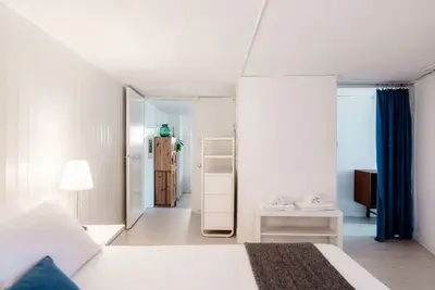 Image de Appartement romantique de deux pièces dans le village de Bré (Jolie BRÉ)