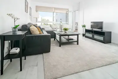 Image de Pr45- Beach front apartment Puerto Banus