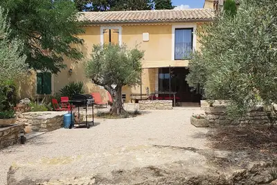 'Un Mas en Provence' gite and balneotherapy for two