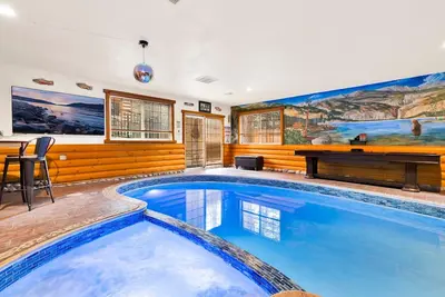 Image de The Big Bear Fox Lodge - Indoor Pool, Hot Tub, Games & Family Retreat