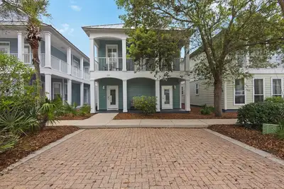 Pet Friendly Home-Close 2 Beach-Comm Amenities Inc