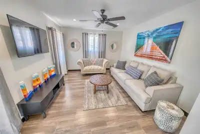 Image de Luxurious Lake Havasu House w/ Hot Tub & Views