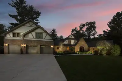 Image de Luxury Estate Home 1/2 Mile From Notre Dame On 1+ Acre and Juday Creek