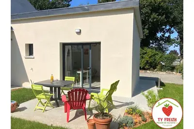 Image de Charmant studio meublé avec terrasse et jardin au sud pour 2p, proche bourg