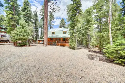Image de Dj's Duck Creek Village cabin