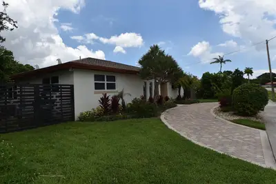 Image de ★ Modern 4\/3 Miami House | 10 Min from the Beach ★