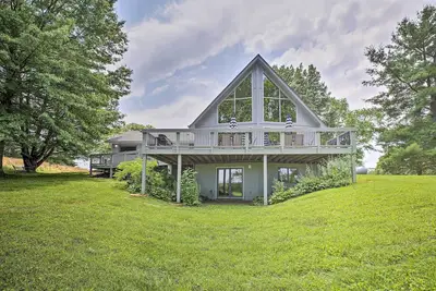 Image de Lake Cumberland Home w\/ Deck + Water Access!