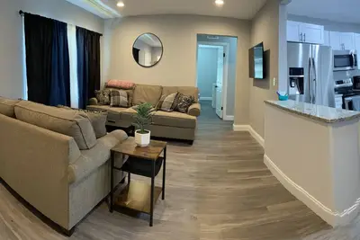 Image de Private Updated House with Private Pool (10 mins to beaches or downtown st pete)