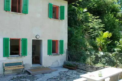 Image de Belle maison de vacances privée avec Wifi, Tv, patio, animaux admis, vue panoramique, parking