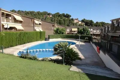 Image de Belle maison de vacances pour 6 personnes avec piscine, internet, Tv et patio