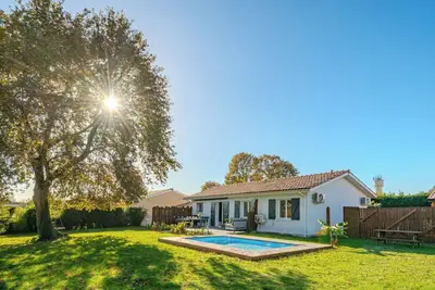 Image de Joli appartement dans une maison de vacances avec climatisation, Wifi, piscine privée, Tv, terrasse