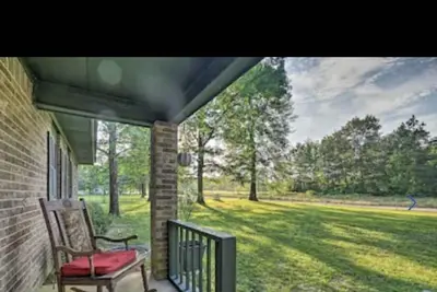 Image de Comfortable country home. Sleeps 10