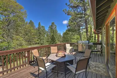 Image de Camp Conklin by Destination Big Bear : Close to Ski Slopes, Lake, and National Forest! Game Room w/ Pool Table! Pet Friendly!