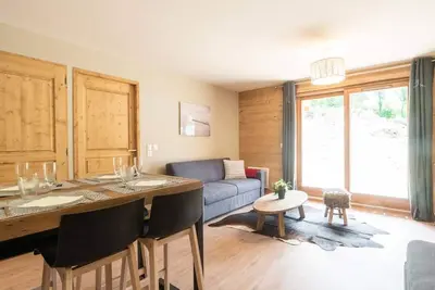 Image de Charmette 2 pièces avec parking, terrasse et casier à skis