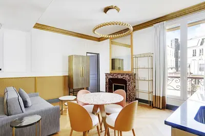 Image de A Wonderful 1-Br in the Champs Elysées