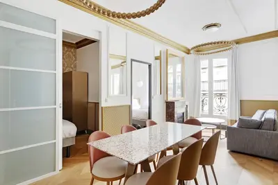 Image de An Elegant 3-Br apartment in the Champs Elysées