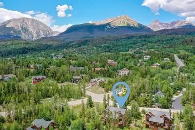 Image de Snowy Paws at Eagles Nest Townhome: Cozy Mountain Getaway