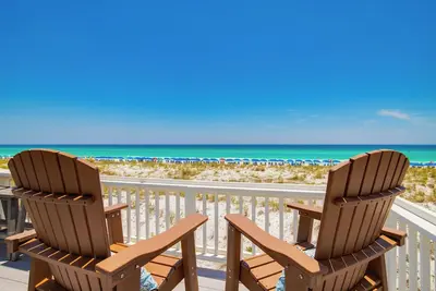 Image de \"Sunset Cabin\" Beachfront, South Bay, Community Pool