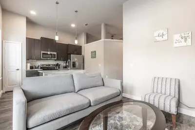 Image de StayOvr at Galatyn Park, Richardson| 1br