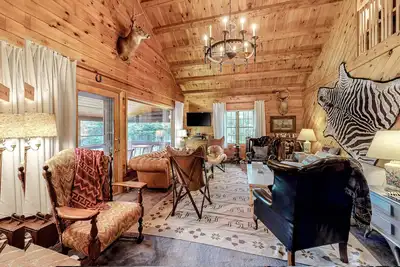 Image de Waterfront Home on Moose River with Firepit, Porch, Pool Table, Great River View