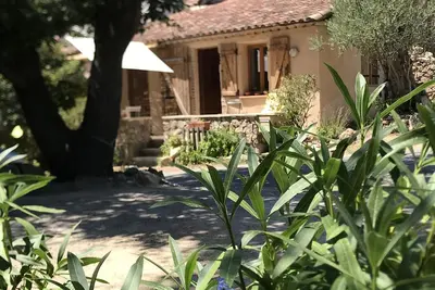 Image de Maison en pierre au calme dans une impasse - Parking privé - 60 M²