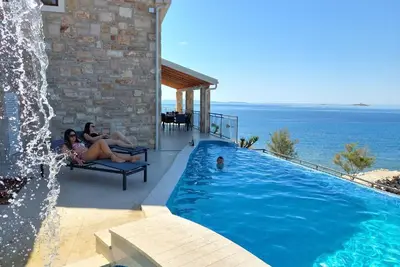 Image de Maison de vacances Stankovic pour 2 - 8 personnes avec 4 chambres à coucher - Maison de vacances