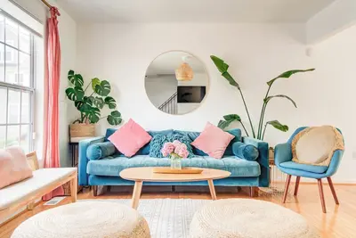 Image de Beach Home with King Bed and Beach Passes in a Cute Town