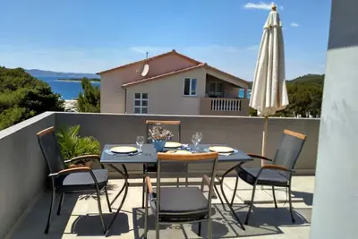 Image de Appartement de vacances Drage pour 1 - 4 personnes avec 2 chambres Ă coucher - Maison de vacances