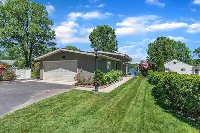 Image de Lake House in South Bend