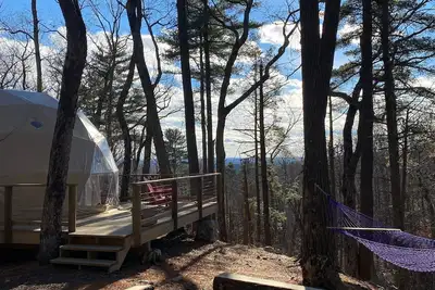 Image de Cozy, Seasonal Geo-Dome with Heat\/Ac on Private Wilderness Reserve in Gunks.