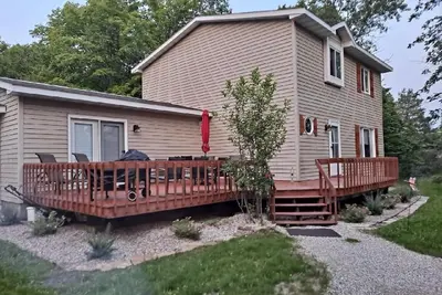 Image de Premier Vacation Rental close to everything, pet friendly, Wifi, tasteful decor