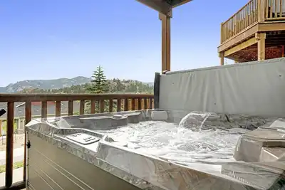 Image de Mount Nimbus w/ Hot Tub at Marys Lake!