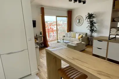 Image de Superbe studio dernier étage, Biarritz centre.