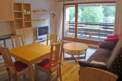 Image de Studio confortable face aux télécabines, proche loisirs avec parking et animaux admis à Samoëns