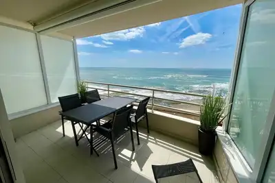 T2 Lumineux Face Mer avec Terrasse et Garage - Quartier des Présidents, Proche Plage et Commerces