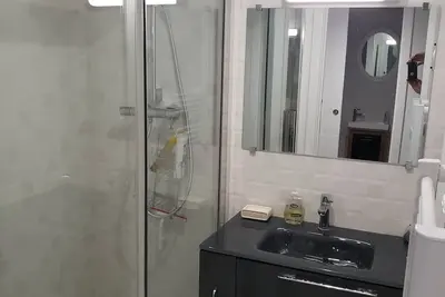 Image de Appartement renové dans belle démeure basque prés de la plage