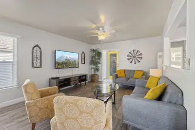 Image de Charming rear cottage on Balboa Island's Quiet End