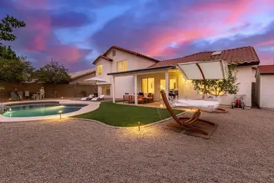 Image de Sleeps 13 | 3 Showers| Free Heated Pool |Citrus