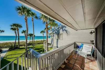 Image de Aldea 6 | Beachfront Townhome with Pool in Belleair Beach