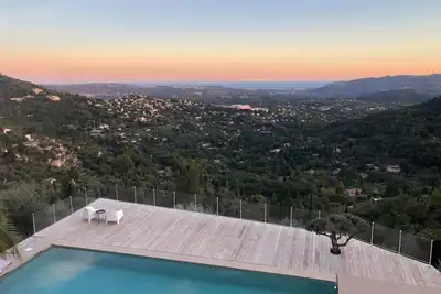 Image de Villa méditerranéenne avec piscine & vue panoramique & salle de sport