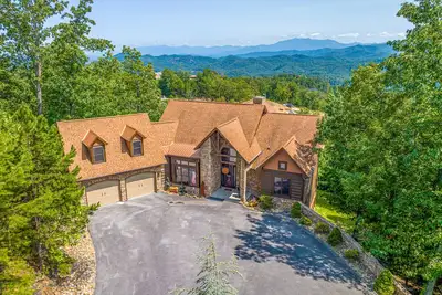 Image de Five Bears Mountain View Lodge - Private Mtn Views -  Ultimate Luxury Cabin