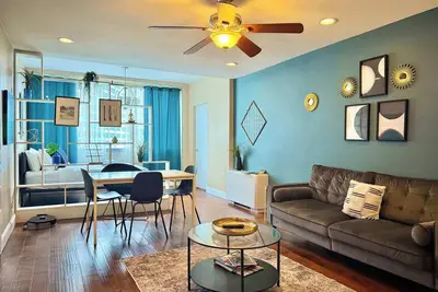Image de Atl Downtown 2bd City View Onsite Parking